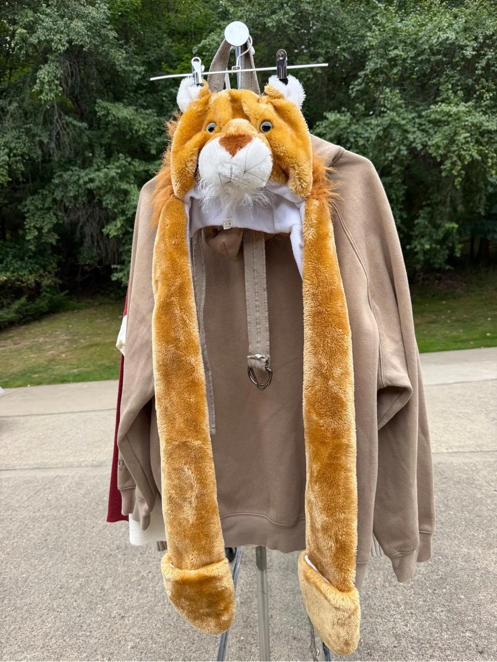 Animal hat with gloves attached